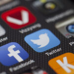 Fermer les comptes sur les réseaux sociaux après un décès